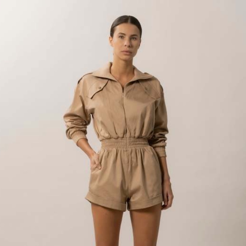 61. NEW! NONchalant Revolve Tan Jaci Romper Zip Up Satin Jumpsuit size Small - Picture 2 of 9
